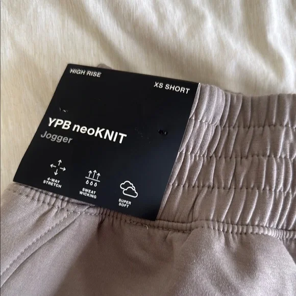 Abercrombie & Fitch Gray Sweatpants with Elastic Waistband - Picture 2 of 5